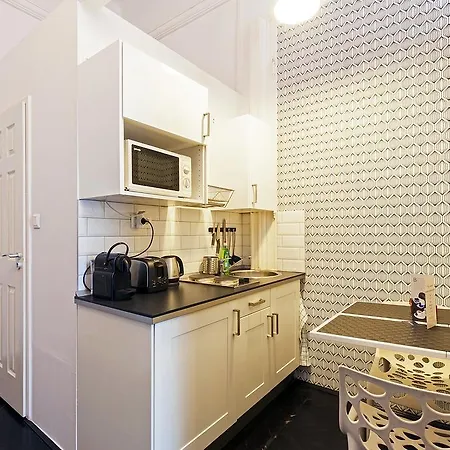 Play Apartment